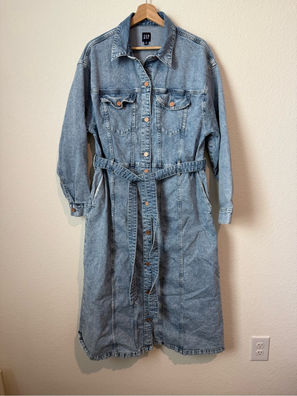 GAP Belted Denim Long Sleeve Midi Dress - Picture 2 of 7